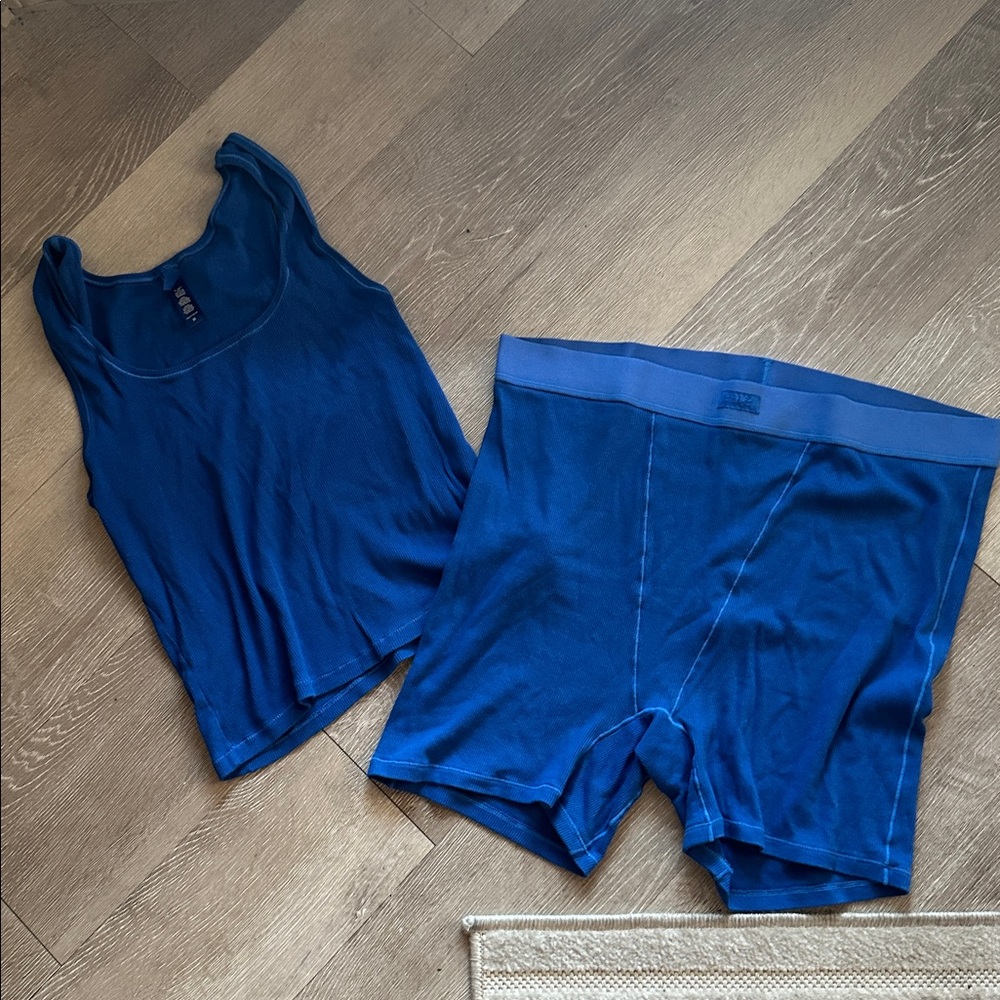 SKIMS | Ribbed Tank and Shorts Set - Picture 4 of 7